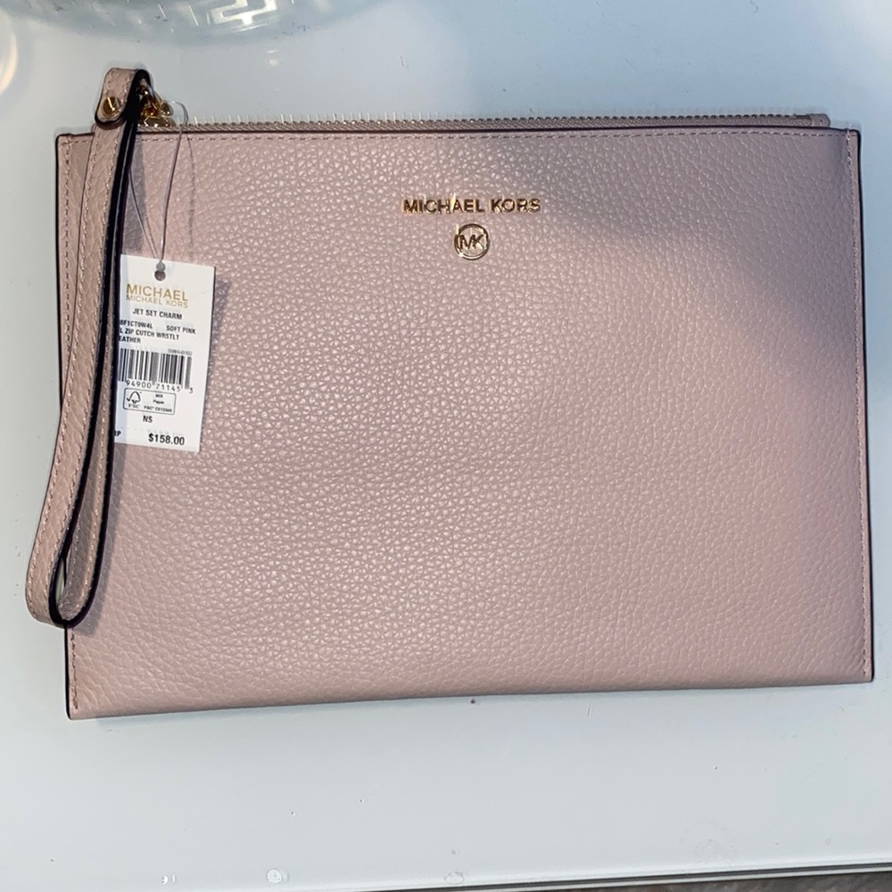 🔥Michael Kors clutch wristlet🔥